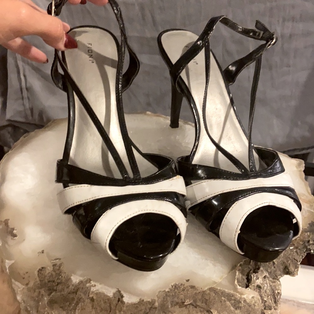 Strappy black and white Fioni heels 8.5